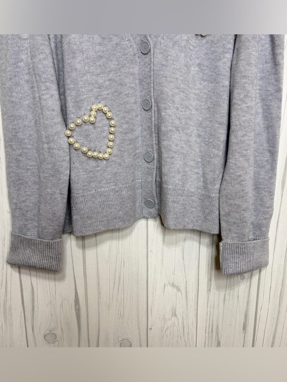 KATE SPADE NEW YORK Pearl Heart Embellished Light Gray Cardigan, XL - Picture 5 of 10